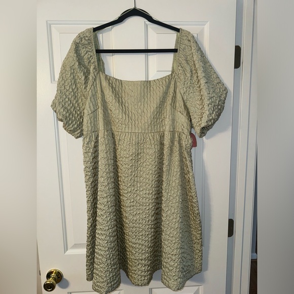 Sage green dress - Picture 1 of 3